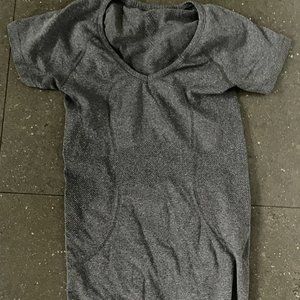 LuluLemon Grey T-Shirt